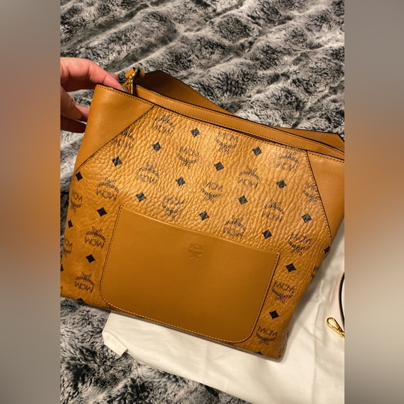 MCM - Picture 2 of 7